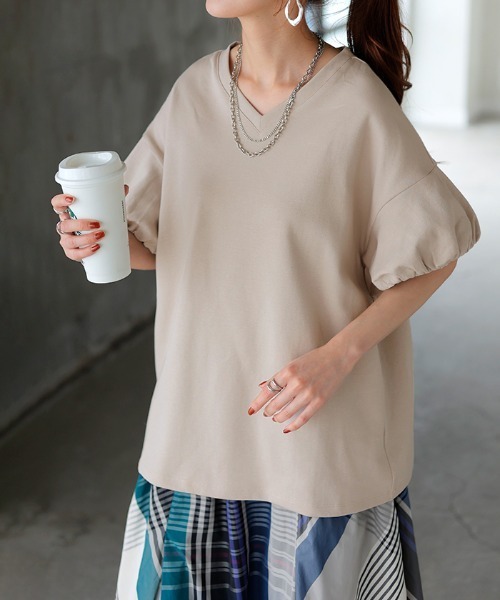 HUG.U（ハグユー）の「＜選べる3タイプ＞ 二の腕カバーTシャツ（Tシャツ/カットソー・レディース・ブラック/ライトベージュ/スカイブルー/ダークグレー/イエロー/レッド/ホワイト/ブルー系その他2/イエロー系その他2/イエロー系その他/ホワイト系その他/ブラック系その他/ベージュ系その他/レッド系その他2/ブルー系その他/グレー系その他2/ホワイト系その他2/レッド系その他/ベージュ系その他2/グレー系その他/ブラック系その他2・FREE）」の10枚目の写真