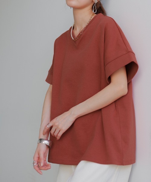 HUG.U（ハグユー）の「＜選べる3タイプ＞ 二の腕カバーTシャツ（Tシャツ/カットソー・レディース・ブラック/ライトベージュ/スカイブルー/ダークグレー/イエロー/レッド/ホワイト/ブルー系その他2/イエロー系その他2/イエロー系その他/ホワイト系その他/ブラック系その他/ベージュ系その他/レッド系その他2/ブルー系その他/グレー系その他2/ホワイト系その他2/レッド系その他/ベージュ系その他2/グレー系その他/ブラック系その他2・FREE）」の19枚目の写真
