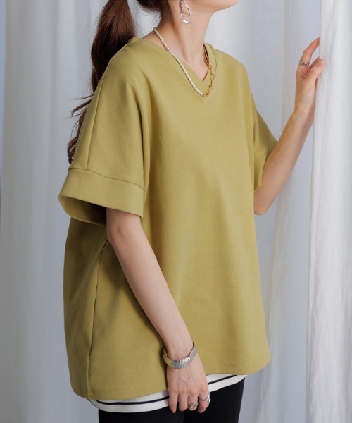 HUG.U（ハグユー）の「＜選べる3タイプ＞ 二の腕カバーTシャツ（Tシャツ/カットソー・レディース・ブラック/ライトベージュ/スカイブルー/ダークグレー/イエロー/レッド/ホワイト/ブルー系その他2/イエロー系その他2/イエロー系その他/ホワイト系その他/ブラック系その他/ベージュ系その他/レッド系その他2/ブルー系その他/グレー系その他2/ホワイト系その他2/レッド系その他/ベージュ系その他2/グレー系その他/ブラック系その他2・FREE）」の16枚目の写真