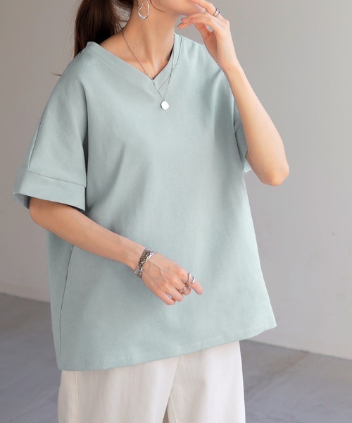 HUG.U（ハグユー）の「＜選べる3タイプ＞ 二の腕カバーTシャツ（Tシャツ/カットソー・レディース・ブラック/ライトベージュ/スカイブルー/ダークグレー/イエロー/レッド/ホワイト/ブルー系その他2/イエロー系その他2/イエロー系その他/ホワイト系その他/ブラック系その他/ベージュ系その他/レッド系その他2/ブルー系その他/グレー系その他2/ホワイト系その他2/レッド系その他/ベージュ系その他2/グレー系その他/ブラック系その他2・FREE）」の13枚目の写真