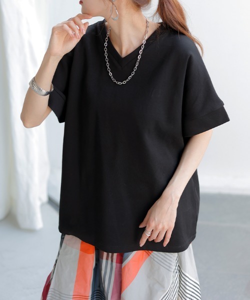 HUG.U（ハグユー）の「＜選べる3タイプ＞ 二の腕カバーTシャツ（Tシャツ/カットソー・レディース・ブラック/ライトベージュ/スカイブルー/ダークグレー/イエロー/レッド/ホワイト/ブルー系その他2/イエロー系その他2/イエロー系その他/ホワイト系その他/ブラック系その他/ベージュ系その他/レッド系その他2/ブルー系その他/グレー系その他2/ホワイト系その他2/レッド系その他/ベージュ系その他2/グレー系その他/ブラック系その他2・FREE）」の5枚目の写真