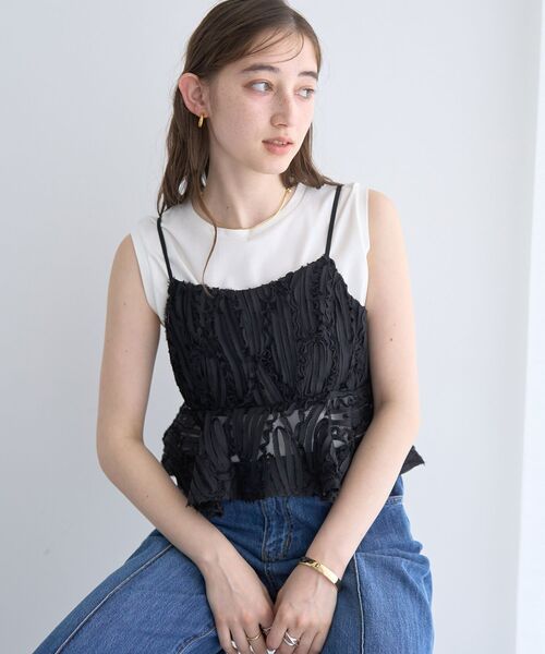 YECCA VECCA（イェッカヴェッカ）の「チュールバテンレースオーバーキャミ（キャミソール・レディース・アイボリー/ブラック・FREE）」の2枚目の写真