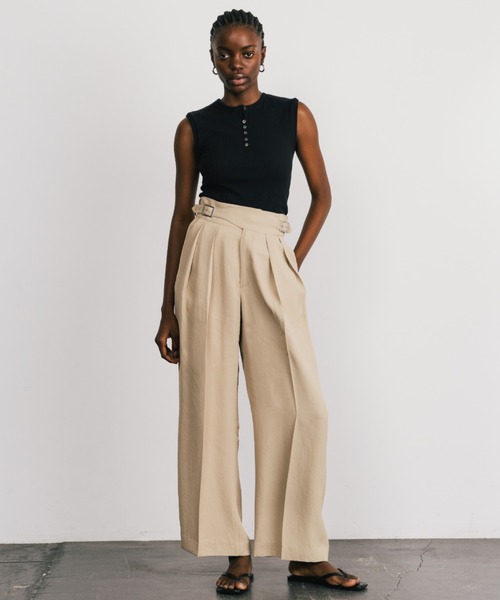 CREDONA(クレドナ)の「SLEEVE LESS SLEEPING HENLY SHIRT/スリーブレススリーピングヘンリーシャツ(Tシャツ/カットソー・レディース・ブラック/ライトベージュ・FREE)」の10枚目の写真