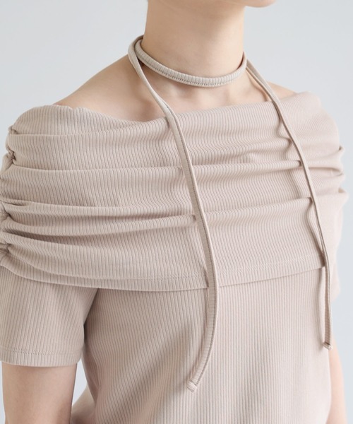 Freesia by andme(フリージアバイアンドミー)の「テレコリブ2wayオフショル半袖トップス(Tシャツ/カットソー・レディース・オフホワイト/ブラック/グレイッシュベージュ・M)」の18枚目の写真