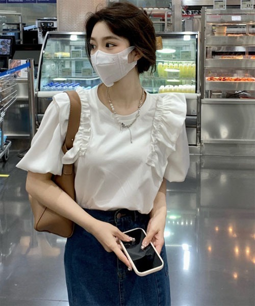 urge:(アージコロン )の「【URGE:】ショルダー フリル 異素材 半袖 カットソー(Tシャツ/カットソー・レディース・ホワイト/ブラック・SMALL/MEDIUM/LARGE/X-LARGE)」の1枚目の写真