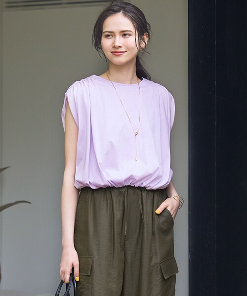 23区（ニジュウサンク）の「【SLOW/一部店舗限定】ファインゲージ ギャザー Tシャツ（Tシャツ/カットソー・レディース・ライラック系/ネイビー系・38）」の2枚目の写真
