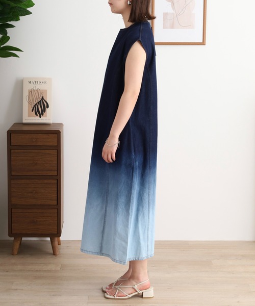 Anna Nicola(アンナニコラ)の「Anna Nicola グラデーションデニムワンピース(ワンピース・レディース・ブラック/インディゴブルー・38)」の12枚目の写真