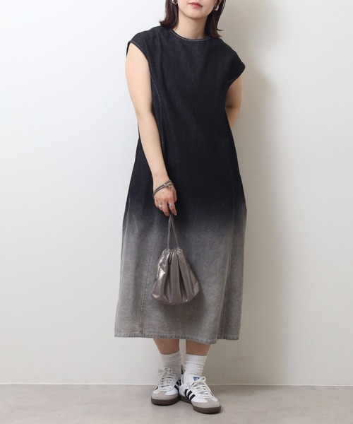 Anna Nicola(アンナニコラ)の「Anna Nicola グラデーションデニムワンピース(ワンピース・レディース・ブラック/インディゴブルー・38)」の7枚目の写真