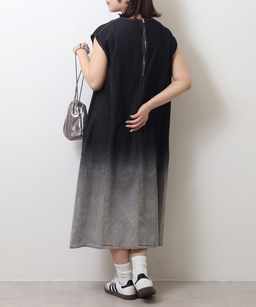 Anna Nicola(アンナニコラ)の「Anna Nicola グラデーションデニムワンピース(ワンピース・レディース・ブラック/インディゴブルー・38)」の6枚目の写真