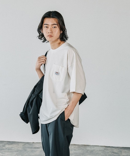 BAYFLOW(ベイフロー)の「【接触冷感・吸水速乾】クールタッチピグメント半袖Tシャツ(Tシャツ/カットソー・メンズ・チャコールグレー/オフホワイト/ブラウン/ブルーグリーン・LARGE/MEDIUM)」の10枚目の写真