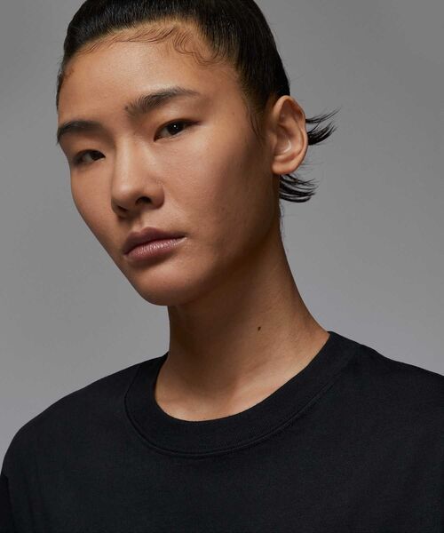 JORDAN BRAND（ジョーダンブランド）の「ジョーダン ウィメンズ グラフィック Tシャツ / Jordan Women's Graphic T-Shirt HJ0194-010 Black（Tシャツ/カットソー・レディース・ブラック・XL/S/L/M/XS）」の3枚目の写真