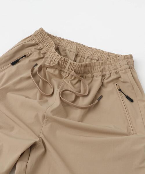 ITEMS URBANRESEARCH（アイテムズ アーバンリサーチ）の「ナイロンストレッチイージーパンツ（その他パンツ・メンズ・ベージュ/カーキ/ブラック・MEDIUM/LARGE）」の8枚目の写真
