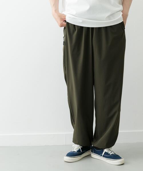 ITEMS URBANRESEARCH（アイテムズ アーバンリサーチ）の「ナイロンストレッチイージーパンツ（その他パンツ・メンズ・ベージュ/カーキ/ブラック・MEDIUM/LARGE）」の21枚目の写真