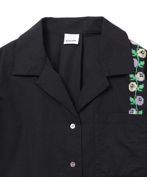 ROSE BUD（ローズバッド）の「FLOWER EMBROIDARY SHIRT（シャツ/ブラウス・レディース・ブラック/ホワイト・ONE SIZE）」の8枚目の写真