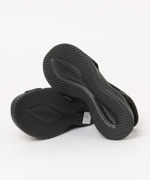 SKECHERS（スケッチャーズ）の「《SKECHERS》ULTRA FLEX 3.0（サンダル・レディース・オフホワイト/ブラック・22.5cm/24.0cm/23.0cm/24.5cm/23.5cm/25.0cm）」の4枚目の写真