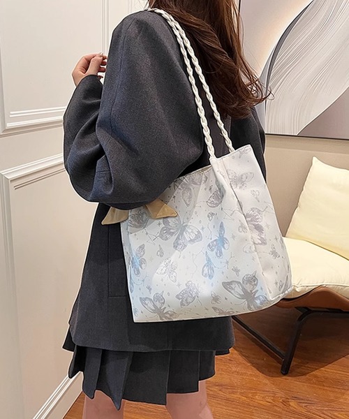 aimoha(アイモハ)の「バタフライプリントショルダーバッグ(ショルダーバッグ・レディース・ブラック/グレー/ピンク/ベージュ・FREE)」の14枚目の写真