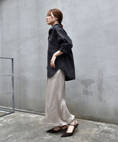 le.coeur blanc（ルクールブラン）の「《手洗い可能》シャイニーナロースカート（スカート・レディース・グレイッシュベージュ/ブラウン・38）」の5枚目の写真