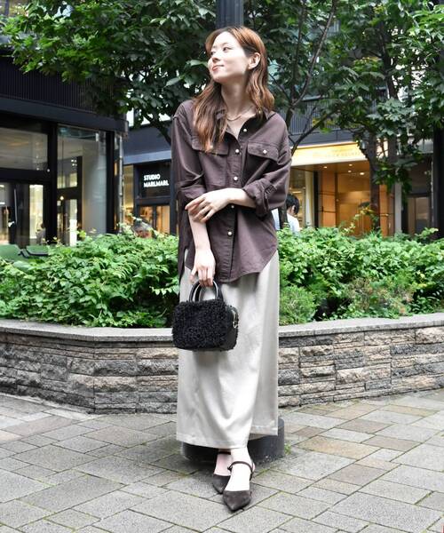 le.coeur blanc（ルクールブラン）の「《手洗い可能》シャイニーナロースカート（スカート・レディース・グレイッシュベージュ/ブラウン・38）」の6枚目の写真