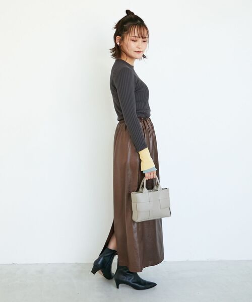 le.coeur blanc（ルクールブラン）の「《手洗い可能》シャイニーナロースカート（スカート・レディース・グレイッシュベージュ/ブラウン・38）」の17枚目の写真