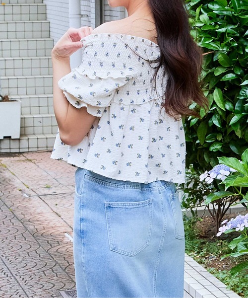 GORGE（ゴージ）の「《花柄×クロスネック》レディース オフショルブラウス フリル袖 春夏（Tシャツ/カットソー・レディース・ベージュ/アイボリー/ブラック・F）」の8枚目の写真