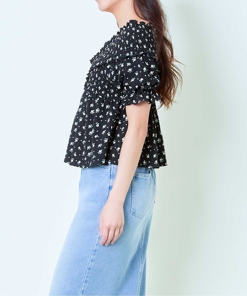 GORGE（ゴージ）の「《花柄×クロスネック》レディース オフショルブラウス フリル袖 春夏（Tシャツ/カットソー・レディース・ベージュ/アイボリー/ブラック・F）」の12枚目の写真