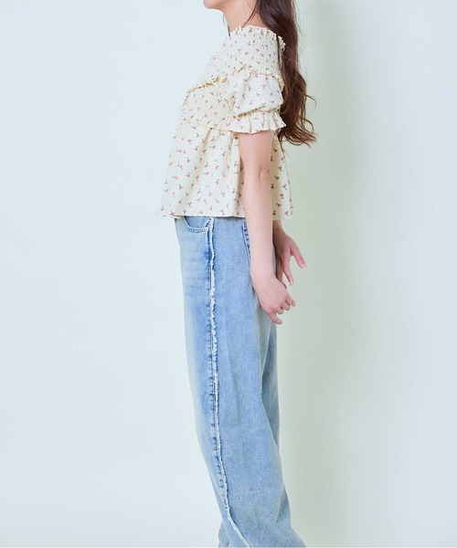 GORGE（ゴージ）の「《花柄×クロスネック》レディース オフショルブラウス フリル袖 春夏（Tシャツ/カットソー・レディース・ベージュ/アイボリー/ブラック・F）」の16枚目の写真