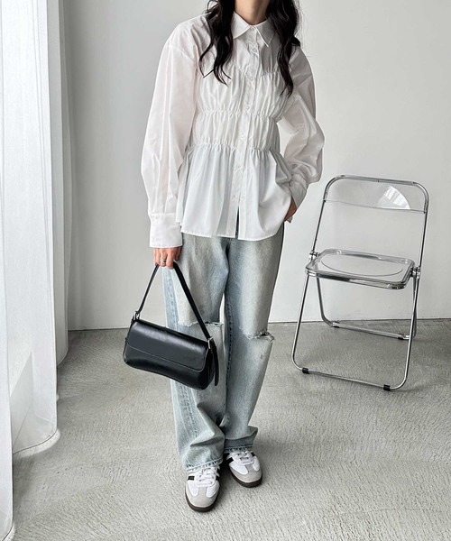 GeeRA(ジーラ)の「ビスチェ見えペプラム裾シャーリングシャツ(シャツ/ブラウス・レディース・オフホワイト/ブルー/ブラック・MEDIUM/LARGE)」の7枚目の写真