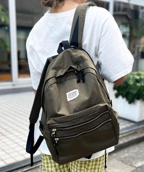 FREDRIK PACKERS（フレドリックパッカーズ）の「FREDRIK PACKERS /フレドリックパッカーズ / 420D FIELD PACK GOLD FASTENER（バックパック/リュック・レディース・ブラック/カーキ/ネイビー・ONESIZE）」の2枚目の写真