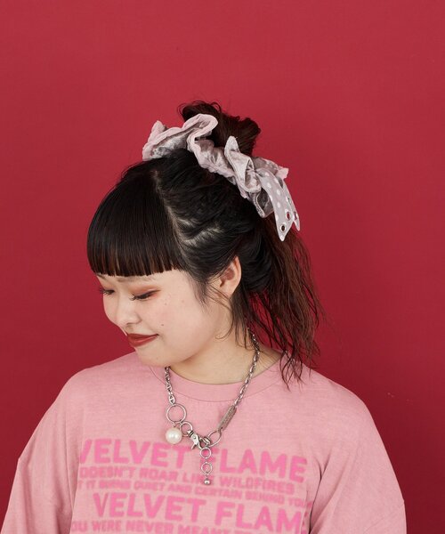 CIAOPANIC(チャオパニック)の「【Me+Me/ミープラスミー】ベロアドットリボンシュシュ(その他小物・レディース・カーキ/グレー・ONE SIZE)」の7枚目の写真