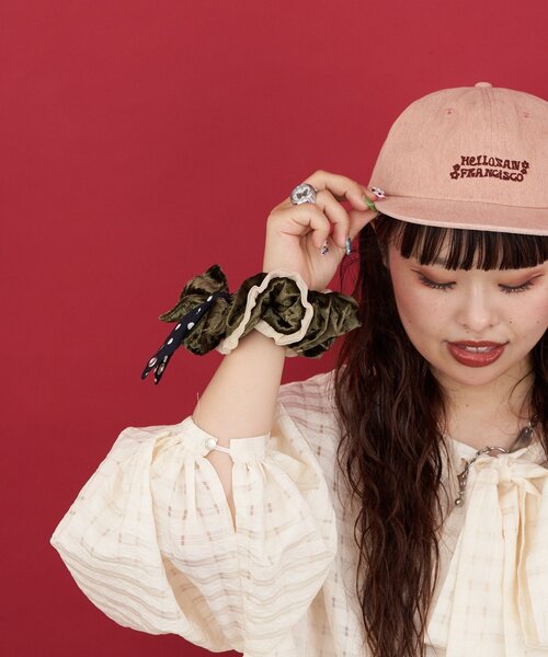 CIAOPANIC(チャオパニック)の「【Me+Me/ミープラスミー】ベロアドットリボンシュシュ(その他小物・レディース・カーキ/グレー・ONE SIZE)」の12枚目の写真