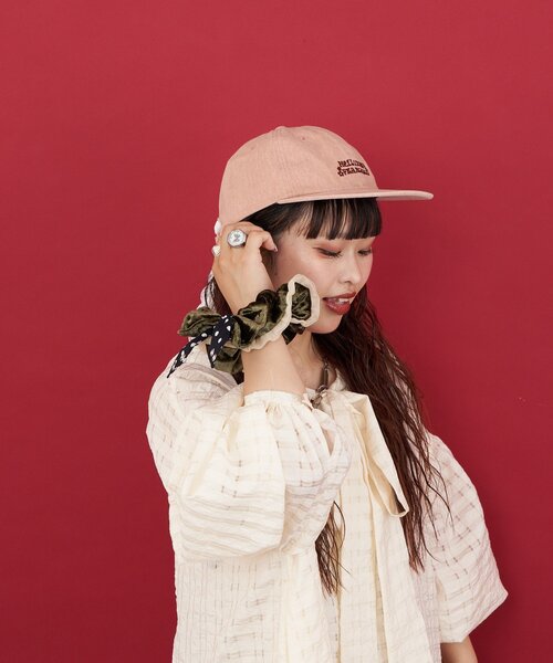 CIAOPANIC(チャオパニック)の「【Me+Me/ミープラスミー】ベロアドットリボンシュシュ(その他小物・レディース・カーキ/グレー・ONE SIZE)」の13枚目の写真