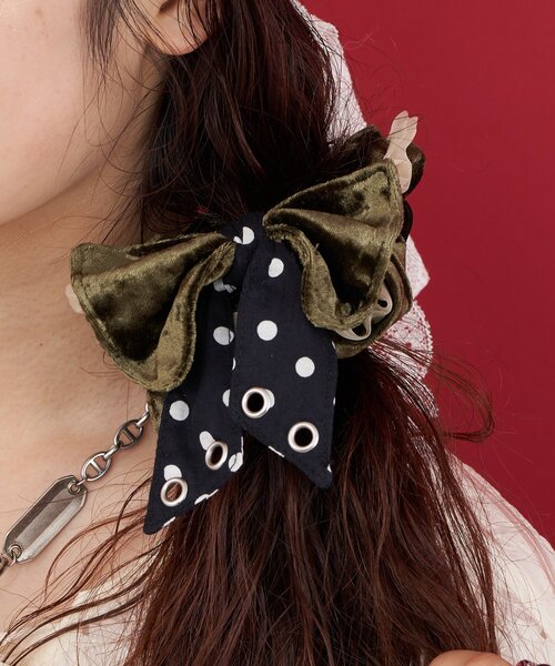 CIAOPANIC(チャオパニック)の「【Me+Me/ミープラスミー】ベロアドットリボンシュシュ(その他小物・レディース・カーキ/グレー・ONE SIZE)」の14枚目の写真