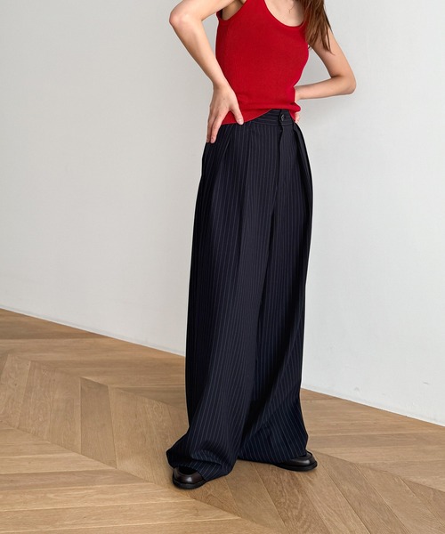 CANAL JEAN（キャナルジーン）の「ハイウエストツータックバギースラックス（スラックス・レディース・ネイビー×ホワイト・マルチサイズ）」の2枚目の写真