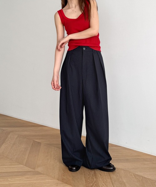 CANAL JEAN（キャナルジーン）の「ハイウエストツータックバギースラックス（スラックス・レディース・ネイビー×ホワイト・マルチサイズ）」の4枚目の写真