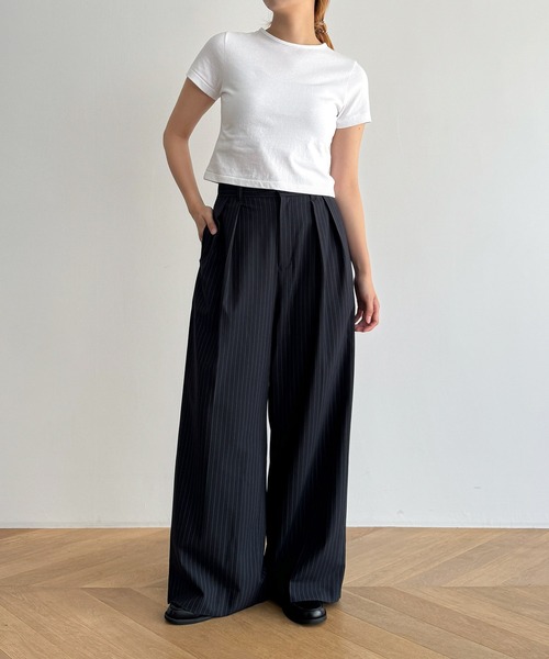 CANAL JEAN（キャナルジーン）の「ハイウエストツータックバギースラックス（スラックス・レディース・ネイビー×ホワイト・マルチサイズ）」の7枚目の写真