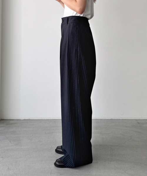 CANAL JEAN（キャナルジーン）の「ハイウエストツータックバギースラックス（スラックス・レディース・ネイビー×ホワイト・マルチサイズ）」の11枚目の写真