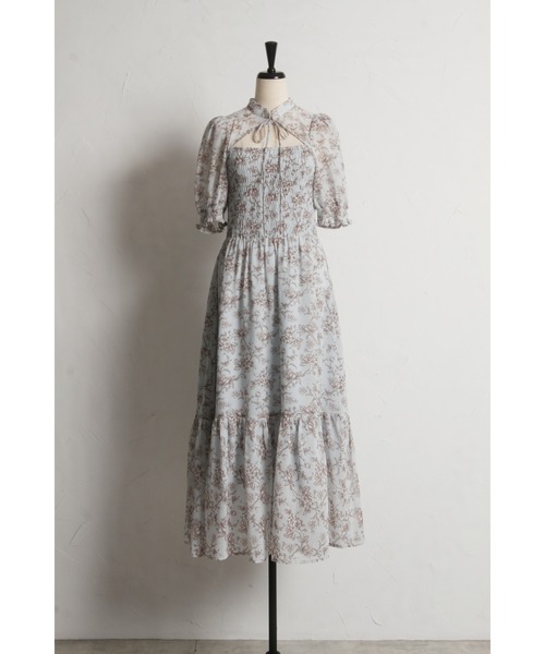 tocco closet（トッコ　クローゼット）の「リボン付きオープンデコルテシャーリングフラワートワルドジュイプリントワンピース（ワンピース・レディース・ブルー/オフホワイト・M）」の20枚目の写真
