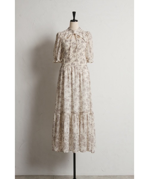 tocco closet（トッコ　クローゼット）の「リボン付きオープンデコルテシャーリングフラワートワルドジュイプリントワンピース（ワンピース・レディース・ブルー/オフホワイト・M）」の21枚目の写真