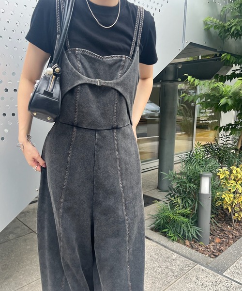 Ameri(アメリ)の「DENIM LIKE VOLUME CAMI ROMPERS(つなぎ/オールインワン・レディース・グレー/ブラック/パープル・SMALL/MEDIUM)」の10枚目の写真