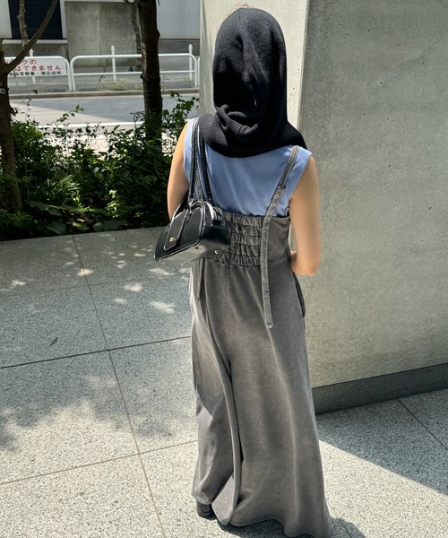 Ameri(アメリ)の「DENIM LIKE VOLUME CAMI ROMPERS(つなぎ/オールインワン・レディース・グレー/ブラック/パープル・SMALL/MEDIUM)」の13枚目の写真