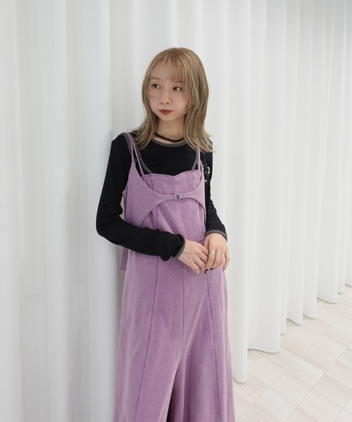 Ameri(アメリ)の「DENIM LIKE VOLUME CAMI ROMPERS(つなぎ/オールインワン・レディース・グレー/ブラック/パープル・SMALL/MEDIUM)」の17枚目の写真