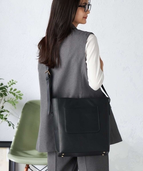 a.v.v（アーヴェヴェ）の「ワンハンドルA4トート（トートバッグ・レディース・ブラック/グレー系その他・38）」の12枚目の写真