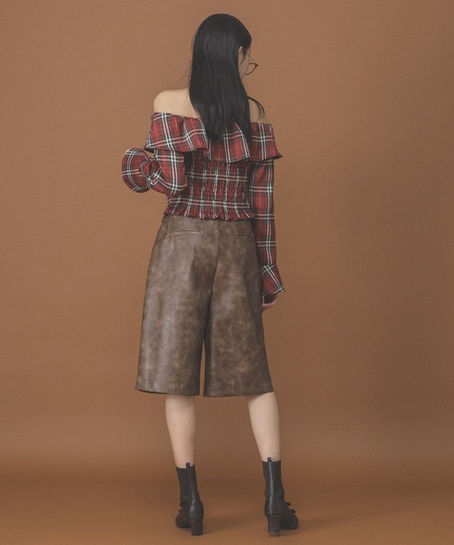 3.3 Field Trip （3.3フィールドトリップ）の「3.3 Field Trip／フェイクレザーハーフパンツ（その他パンツ・レディース・ブラック/ブラウン・MEDIUM/SMALL）」の6枚目の写真