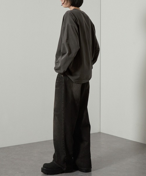 Alfred Alex（アルフレッドアレックス）の「【Alfred Alex】ヴィンテージ加工ピグメントロゴパッチロンT（Tシャツ/カットソー・メンズ・ブラック系/ブルー系/ダークブラウン/ブラック/ワイン/グレイッシュブルー・M/L）」の11枚目の写真