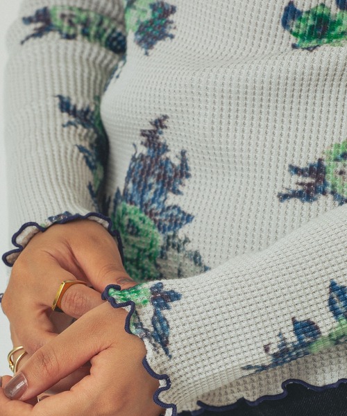 ROSE BUD（ローズバッド）の「(mag.by c)FLOWER PRINT WAFFLE TOP（Tシャツ/カットソー・レディース・オフホワイト/グレー・ONE SIZE）」の16枚目の写真