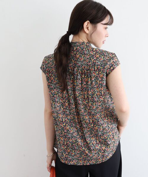 le.coeur blanc（ルクールブラン）の「《手洗い可能》リバティフロントフリルブラウス（シャツ/ブラウス・レディース・ブルー系その他2/レッド系その他2・38）」の14枚目の写真