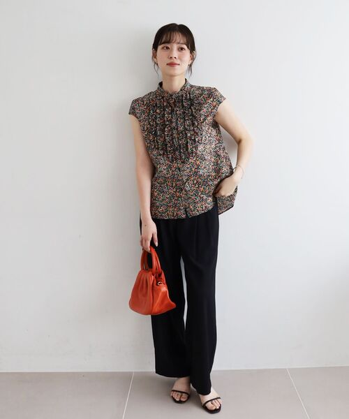 le.coeur blanc（ルクールブラン）の「《手洗い可能》リバティフロントフリルブラウス（シャツ/ブラウス・レディース・ブルー系その他2/レッド系その他2・38）」の15枚目の写真