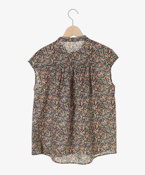 le.coeur blanc（ルクールブラン）の「《手洗い可能》リバティフロントフリルブラウス（シャツ/ブラウス・レディース・ブルー系その他2/レッド系その他2・38）」の4枚目の写真