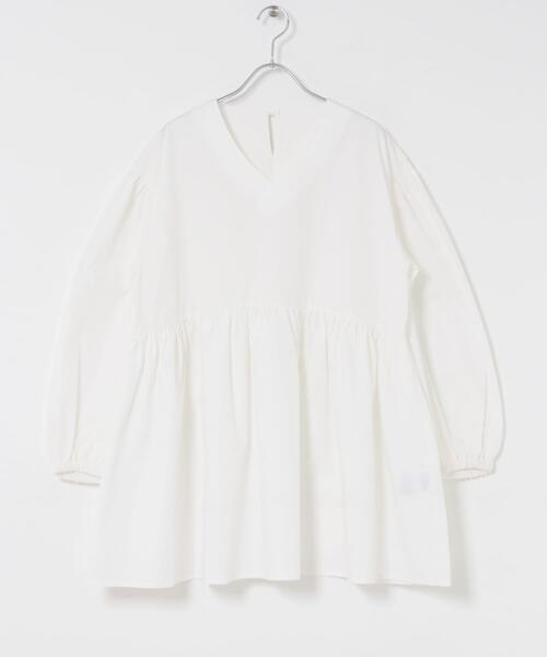 ITEMS URBANRESEARCH(アイテムズ アーバンリサーチ)の「Vネックボリュームスリーブブラウス(シャツ/ブラウス・レディース・ブラック/ホワイト/ベージュ・FREE)」の13枚目の写真