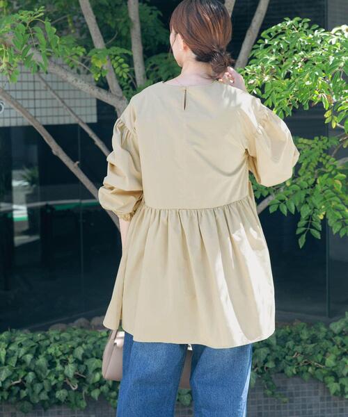 ITEMS URBANRESEARCH(アイテムズ アーバンリサーチ)の「Vネックボリュームスリーブブラウス(シャツ/ブラウス・レディース・ブラック/ホワイト/ベージュ・FREE)」の18枚目の写真